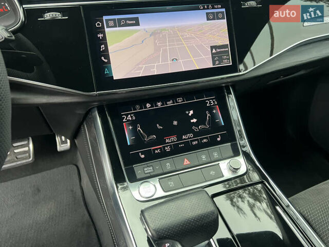 Черный Ауди Q8, объемом двигателя 3 л и пробегом 92 тыс. км за 63900 $, фото 86 на Automoto.ua