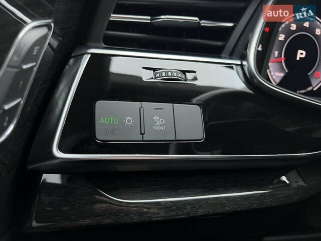 Черный Ауди Q8, объемом двигателя 3 л и пробегом 53 тыс. км за 48500 $, фото 56 на Automoto.ua