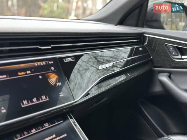 Чорний Ауді Q8, об'ємом двигуна 3 л та пробігом 115 тис. км за 43700 $, фото 24 на Automoto.ua