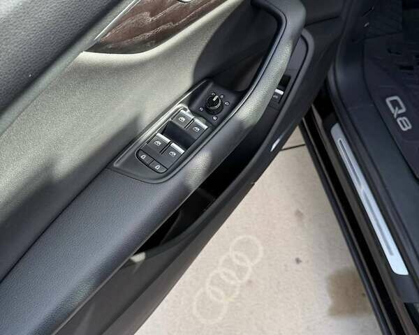 Черный Ауди Q8, объемом двигателя 3 л и пробегом 159 тыс. км за 50000 $, фото 12 на Automoto.ua