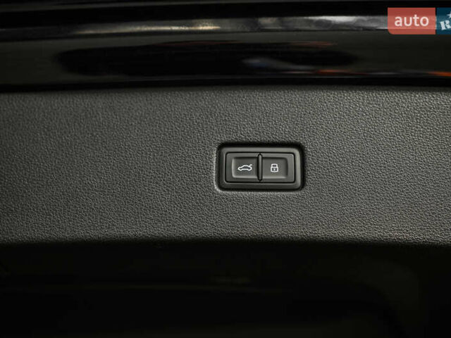 Черный Ауди Q8, объемом двигателя 3 л и пробегом 126 тыс. км за 49900 $, фото 85 на Automoto.ua