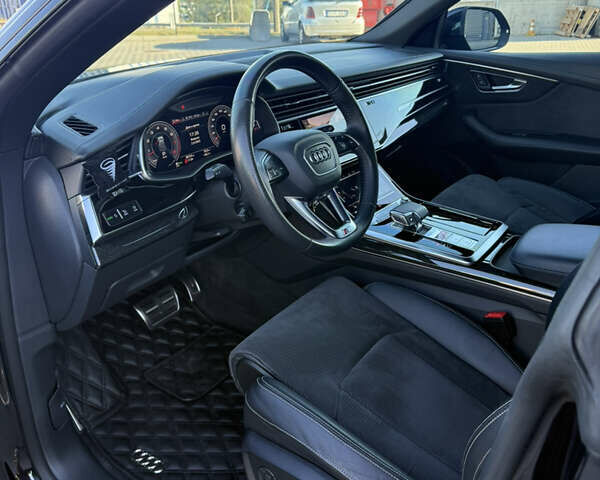 Черный Ауди Q8, объемом двигателя 3 л и пробегом 86 тыс. км за 64900 $, фото 6 на Automoto.ua