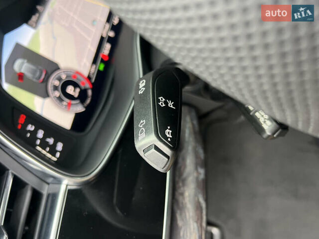 Черный Ауди Q8, объемом двигателя 3 л и пробегом 92 тыс. км за 63900 $, фото 61 на Automoto.ua