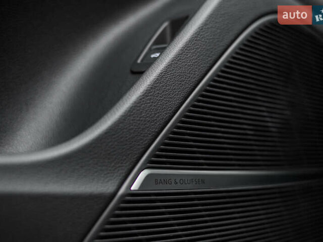 Черный Ауди Q8, объемом двигателя 3 л и пробегом 126 тыс. км за 49900 $, фото 32 на Automoto.ua