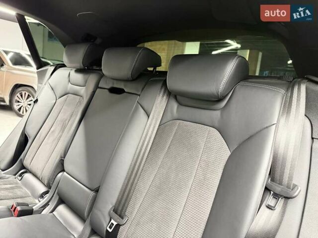 Ауді Q8 2019 у Києві на Automoto.ua Чорний Ауді Q8, об'ємом двигуна 3 л та пробігом 71 тис. км за 62500 $, фото 40 на Automoto.ua