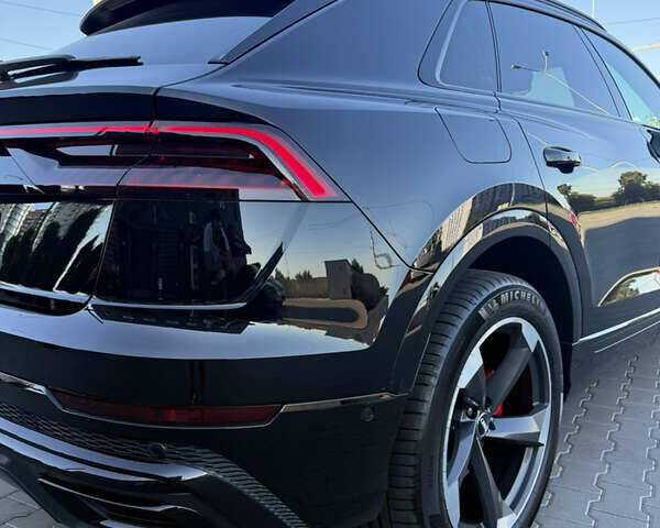 Черный Ауди Q8, объемом двигателя 3 л и пробегом 86 тыс. км за 64900 $, фото 4 на Automoto.ua
