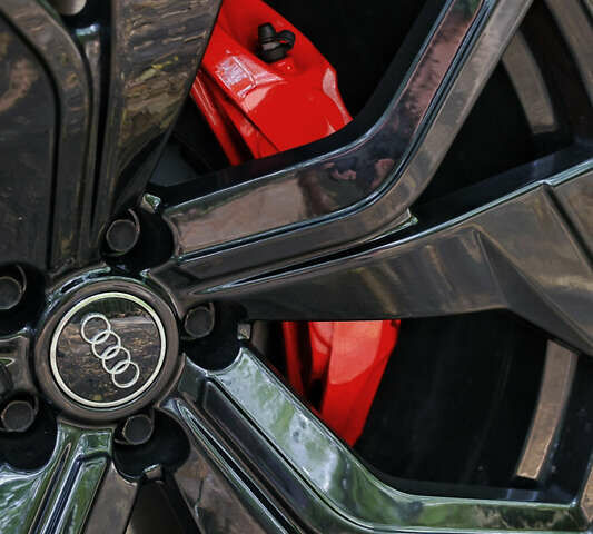 Чорний Ауді Q8, об'ємом двигуна 3 л та пробігом 103 тис. км за 70000 $, фото 10 на Automoto.ua