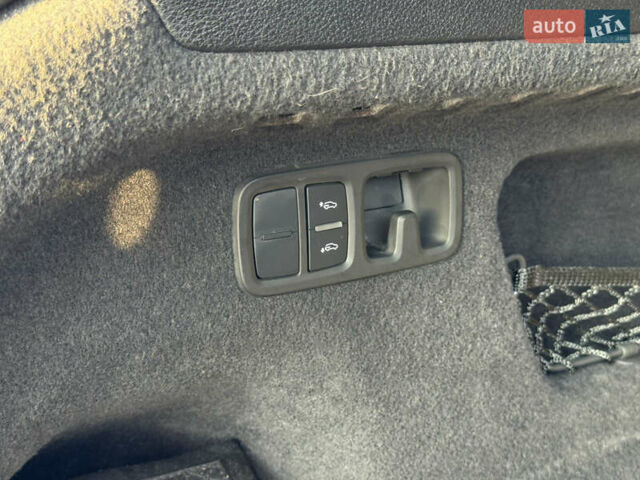 Черный Ауди Q8, объемом двигателя 3 л и пробегом 140 тыс. км за 63000 $, фото 56 на Automoto.ua