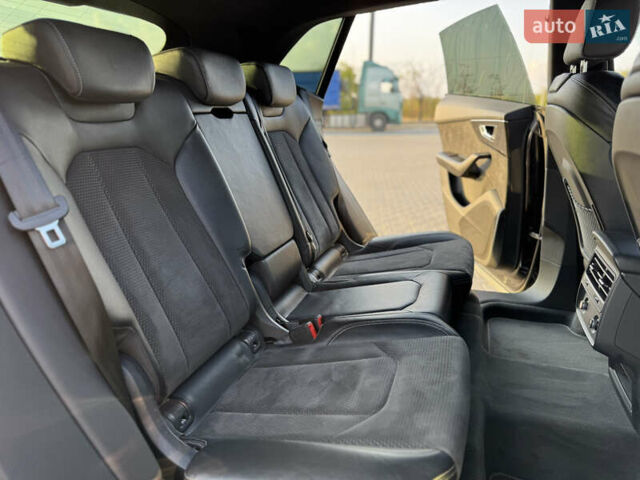 Черный Ауди Q8, объемом двигателя 3 л и пробегом 140 тыс. км за 63000 $, фото 52 на Automoto.ua