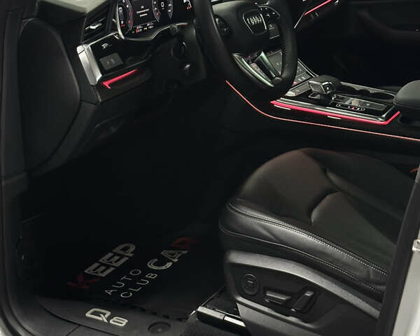 Чорний Ауді Q8, об'ємом двигуна 3 л та пробігом 35 тис. км за 65000 $, фото 10 на Automoto.ua