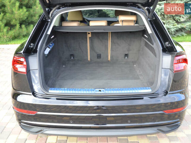 Ауди Q8 2020 в Днепре (Днепропетровске) на Automoto.ua Черный Ауди Q8, объемом двигателя 2.97 л и пробегом 109 тыс. км за 56000 $, фото 23 на Automoto.ua