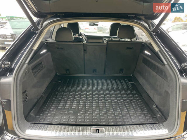 Черный Ауди Q8, объемом двигателя 3 л и пробегом 75 тыс. км за 57000 $, фото 6 на Automoto.ua