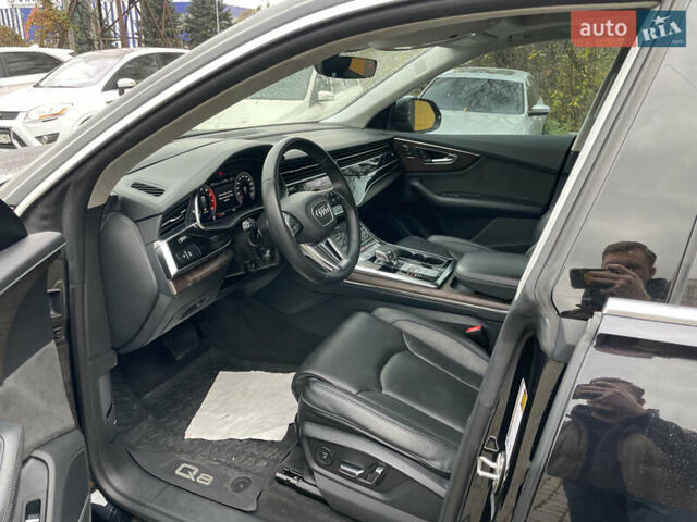 Черный Ауди Q8, объемом двигателя 3 л и пробегом 75 тыс. км за 57000 $, фото 4 на Automoto.ua