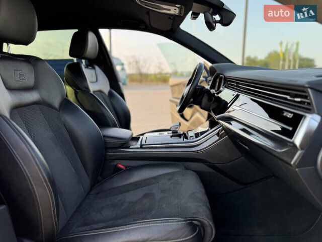 Черный Ауди Q8, объемом двигателя 3 л и пробегом 140 тыс. км за 63000 $, фото 27 на Automoto.ua