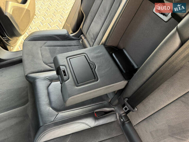 Черный Ауди Q8, объемом двигателя 3 л и пробегом 140 тыс. км за 63000 $, фото 49 на Automoto.ua