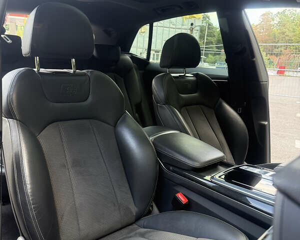 Чорний Ауді Q8, об'ємом двигуна 2.97 л та пробігом 104 тис. км за 75000 $, фото 14 на Automoto.ua