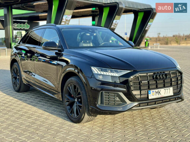Черный Ауди Q8, объемом двигателя 3 л и пробегом 140 тыс. км за 63000 $, фото 1 на Automoto.ua