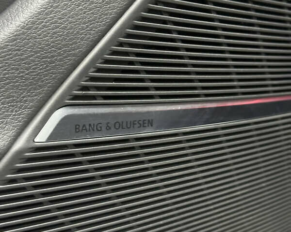 Чорний Ауді Q8, об'ємом двигуна 3 л та пробігом 35 тис. км за 65000 $, фото 9 на Automoto.ua