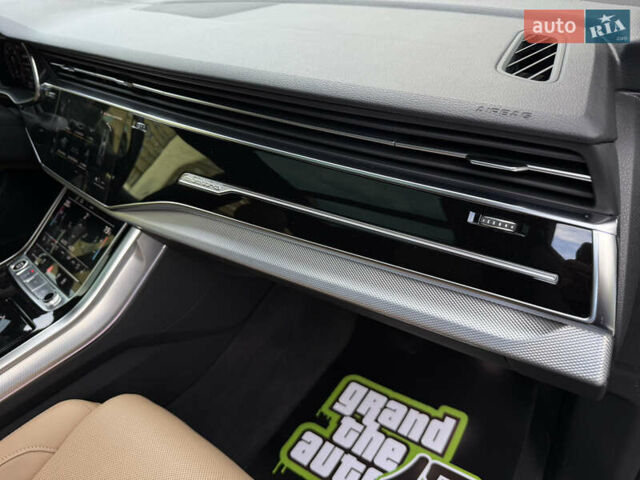 Ауді Q8 2021 у Києві на Automoto.ua Чорний Ауді Q8, об'ємом двигуна 2.97 л та пробігом 89 тис. км за 63990 $, фото 37 на Automoto.ua