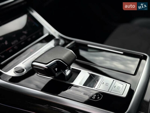 Черный Ауди Q8, объемом двигателя 2.97 л и пробегом 96 тыс. км за 65000 $, фото 24 на Automoto.ua