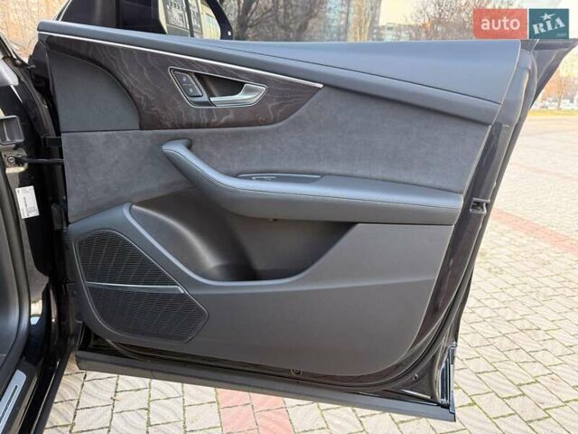 Черный Ауди Q8, объемом двигателя 2.97 л и пробегом 161 тыс. км за 58300 $, фото 32 на Automoto.ua