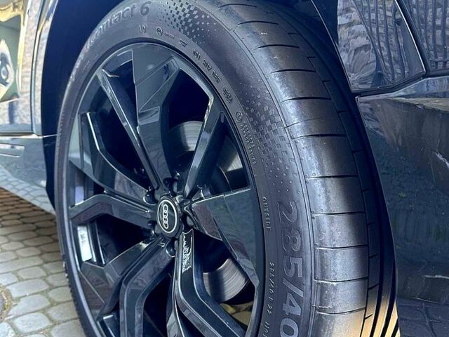 Черный Ауди Q8, объемом двигателя 4 л и пробегом 103 тыс. км за 78399 $, фото 2 на Automoto.ua