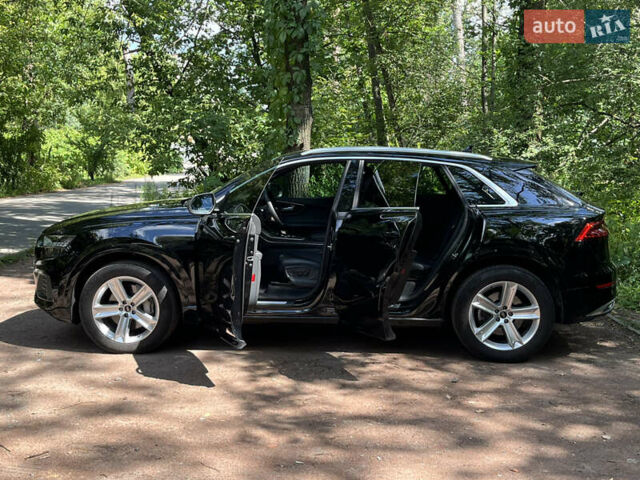 Черный Ауди Q8, объемом двигателя 3 л и пробегом 72 тыс. км за 69000 $, фото 11 на Automoto.ua