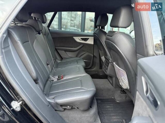 Чорний Ауді Q8, об'ємом двигуна 2.97 л та пробігом 60 тис. км за 70990 $, фото 13 на Automoto.ua