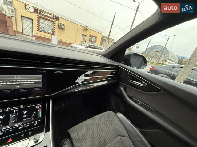 Черный Ауди Q8, объемом двигателя 3 л и пробегом 132 тыс. км за 56500 $, фото 61 на Automoto.ua
