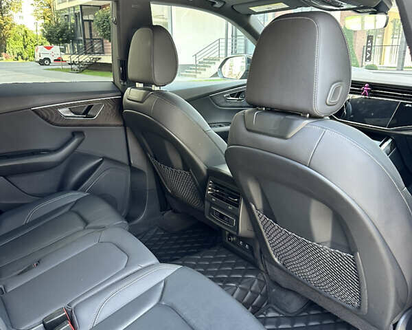 Черный Ауди Q8, объемом двигателя 3 л и пробегом 98 тыс. км за 57000 $, фото 14 на Automoto.ua