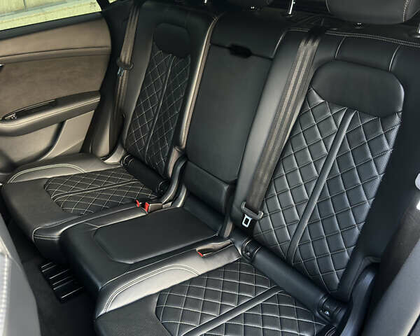 Черный Ауди Q8, объемом двигателя 2.97 л и пробегом 176 тыс. км за 69900 $, фото 32 на Automoto.ua