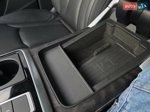 Чорний Ауді Q8, об'ємом двигуна 3 л та пробігом 148 тис. км за 54999 $, фото 25 на Automoto.ua