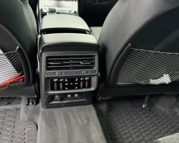 Ауді Q8 2021 у Сумах на Automoto.ua Чорний Ауді Q8, об'ємом двигуна 2.97 л та пробігом 75 тис. км за 69999 $, фото 2 на Automoto.ua