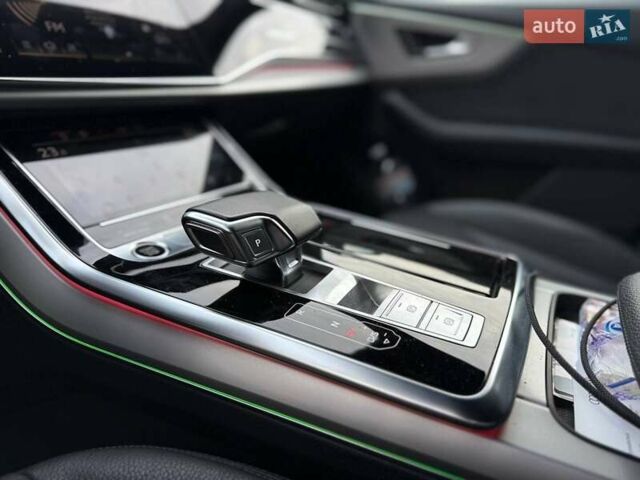 Чорний Ауді Q8, об'ємом двигуна 2.97 л та пробігом 60 тис. км за 70990 $, фото 25 на Automoto.ua