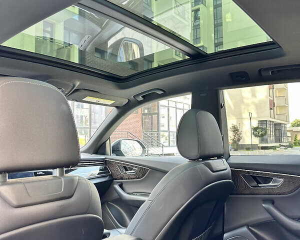 Черный Ауди Q8, объемом двигателя 3 л и пробегом 98 тыс. км за 57000 $, фото 18 на Automoto.ua