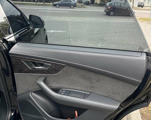 Чорний Ауді Q8, об'ємом двигуна 2.97 л та пробігом 150 тис. км за 68500 $, фото 27 на Automoto.ua