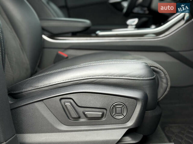 Черный Ауди Q8, объемом двигателя 2.97 л и пробегом 96 тыс. км за 65000 $, фото 34 на Automoto.ua