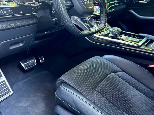 Черный Ауди Q8, объемом двигателя 4 л и пробегом 103 тыс. км за 78399 $, фото 1 на Automoto.ua