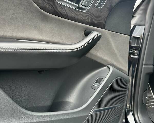 Чорний Ауді Q8, об'ємом двигуна 2.97 л та пробігом 150 тис. км за 68500 $, фото 20 на Automoto.ua