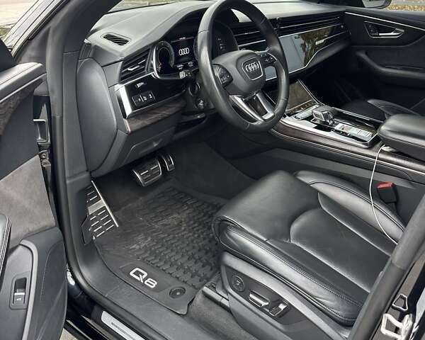 Чорний Ауді Q8, об'ємом двигуна 2.97 л та пробігом 150 тис. км за 68500 $, фото 16 на Automoto.ua