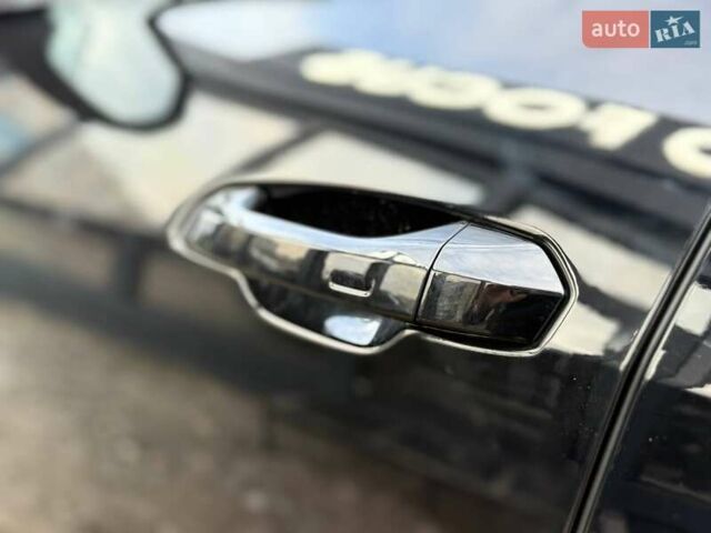 Чорний Ауді Q8, об'ємом двигуна 2.97 л та пробігом 60 тис. км за 70990 $, фото 10 на Automoto.ua