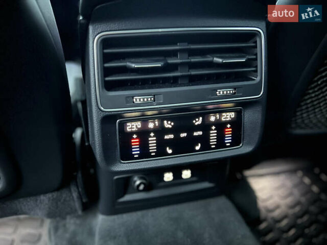 Черный Ауди Q8, объемом двигателя 3 л и пробегом 35 тыс. км за 58499 $, фото 32 на Automoto.ua