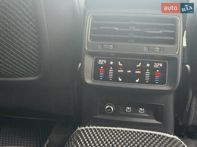 Чорний Ауді Q8, об'ємом двигуна 3 л та пробігом 36 тис. км за 55800 $, фото 29 на Automoto.ua