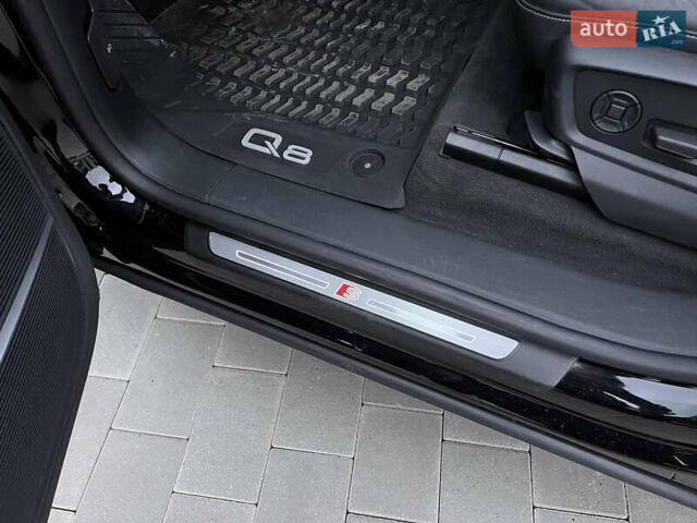 Черный Ауди Q8, объемом двигателя 3 л и пробегом 35 тыс. км за 58499 $, фото 27 на Automoto.ua