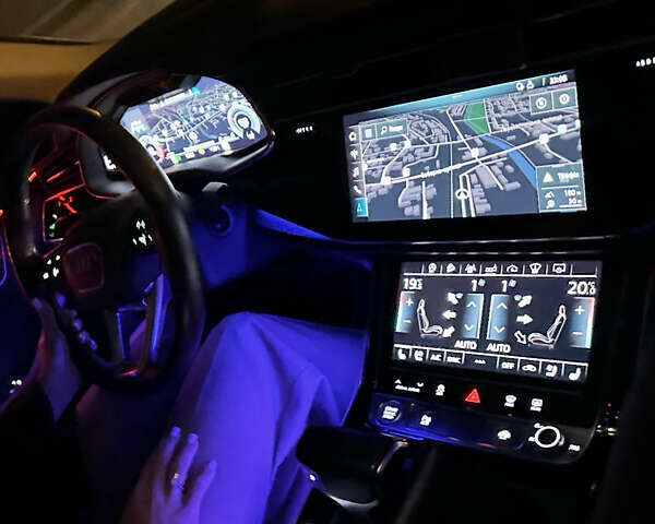 Ауди Q8 2022 в Ровно на Automoto.ua Черный Ауди Q8, объемом двигателя 3 л и пробегом 59 тыс. км за 59000 $, фото 33 на Automoto.ua
