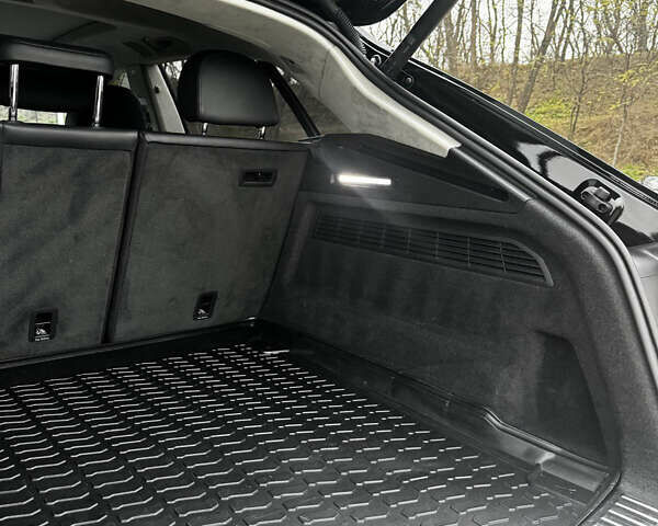 Черный Ауди Q8, объемом двигателя 3 л и пробегом 78 тыс. км за 73333 $, фото 16 на Automoto.ua