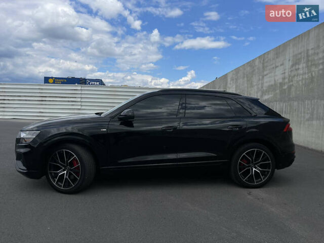 Черный Ауди Q8, объемом двигателя 3 л и пробегом 43 тыс. км за 67600 $, фото 3 на Automoto.ua