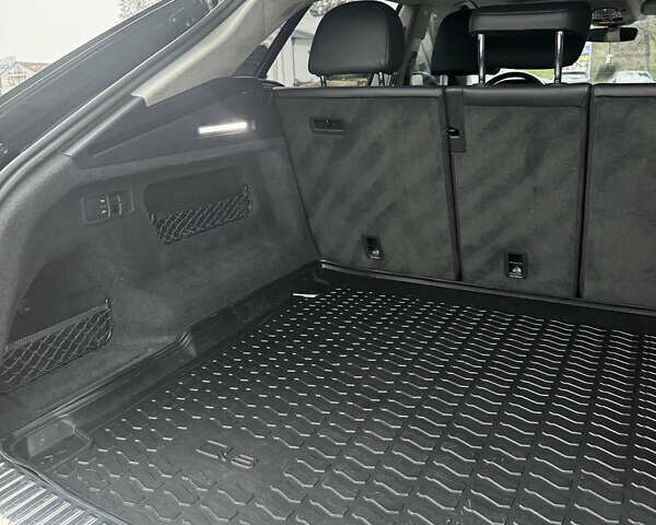 Черный Ауди Q8, объемом двигателя 3 л и пробегом 78 тыс. км за 73333 $, фото 15 на Automoto.ua