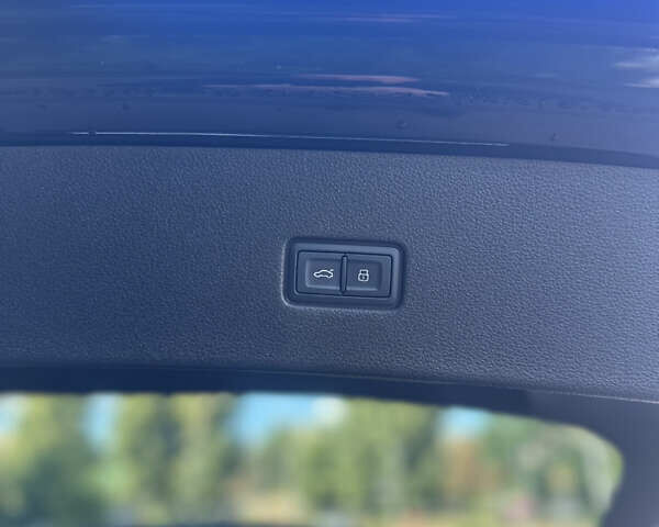 Чорний Ауді Q8, об'ємом двигуна 3 л та пробігом 42 тис. км за 63500 $, фото 7 на Automoto.ua