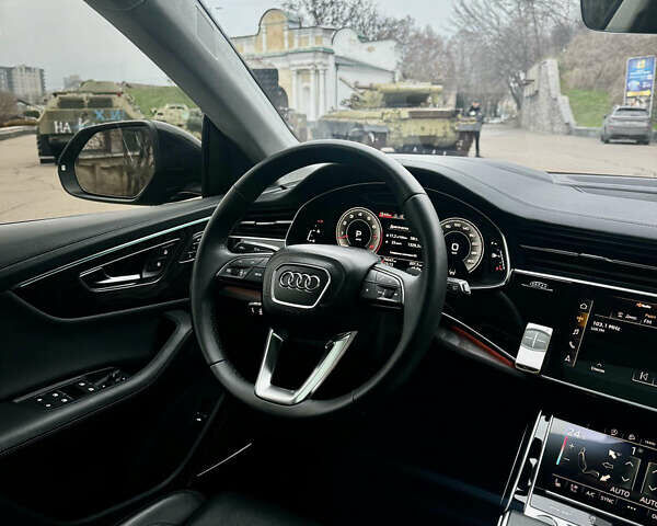 Чорний Ауді Q8, об'ємом двигуна 3 л та пробігом 75 тис. км за 73399 $, фото 13 на Automoto.ua